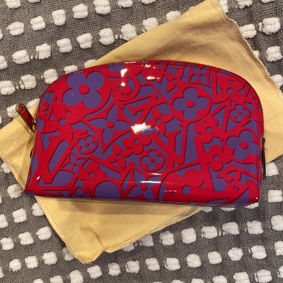 Louis Vuitton Patent Sweet Cosmetic Monogram Rose - Picture 7 of 8